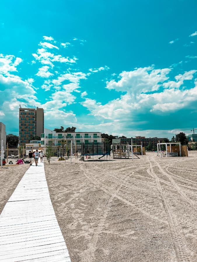 Hotel Victory Mamaia Kültér fotó